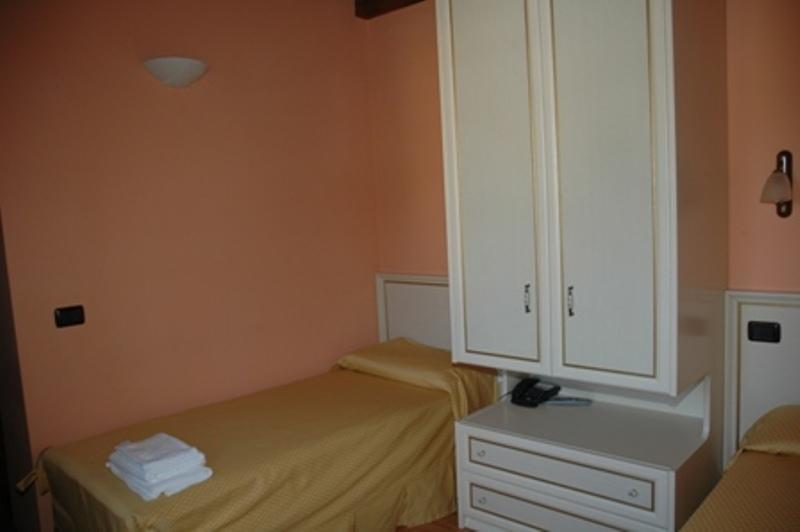 Albergo Montenerone Piobbico الغرفة الصورة